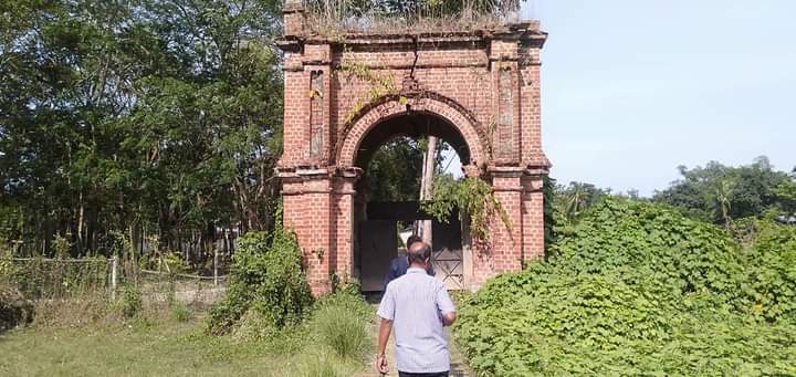 প্রসন্ন কুমারের বাড়ির ভগ্নপ্রায়  ফটক